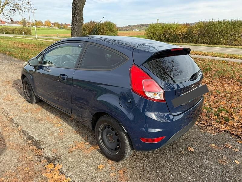 Gebraucht Ford Fiesta 80 PS (58 kW) 2013 Blau Kleinwagen