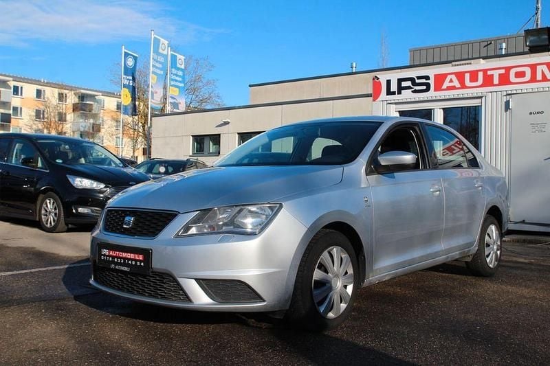 Silber Gebraucht 2013 Seat Toledo Reference Limousine | 5.490 € (Fairer Preis) - Bild 1/4