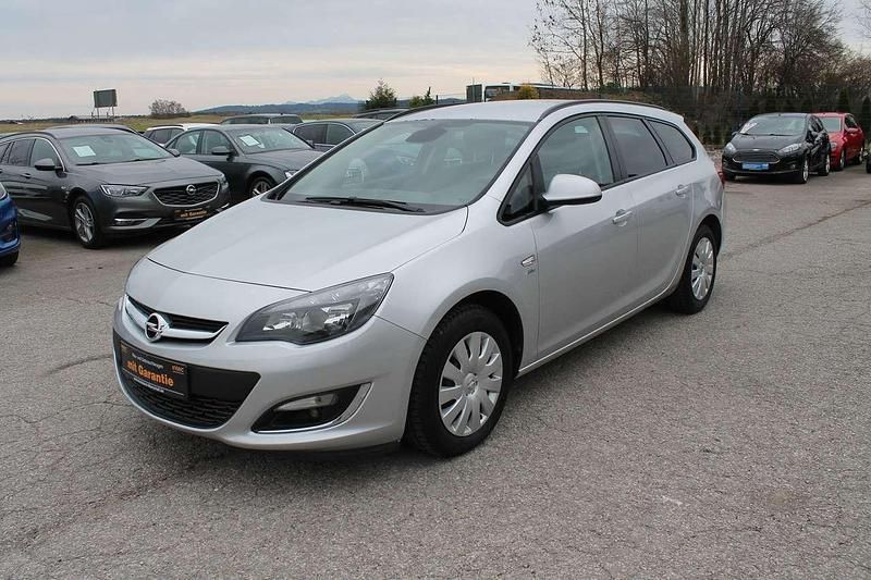 Gebraucht Opel Astra 116 PS (85 kW) 2013 Argon silber/ice silver (m2) Kombi