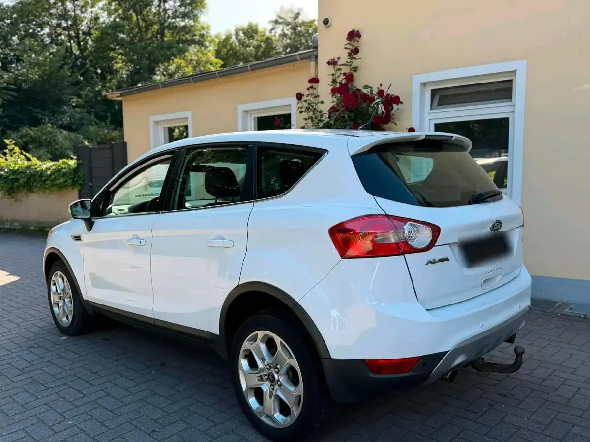 Gebraucht Ford Kuga 140 PS (102 kW) 2011 Weiß SUV