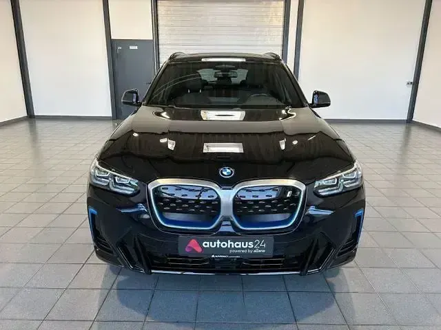 Używany BMW iX3 Shadowline 210 kW (286 KM) 2023 Czarny SUV