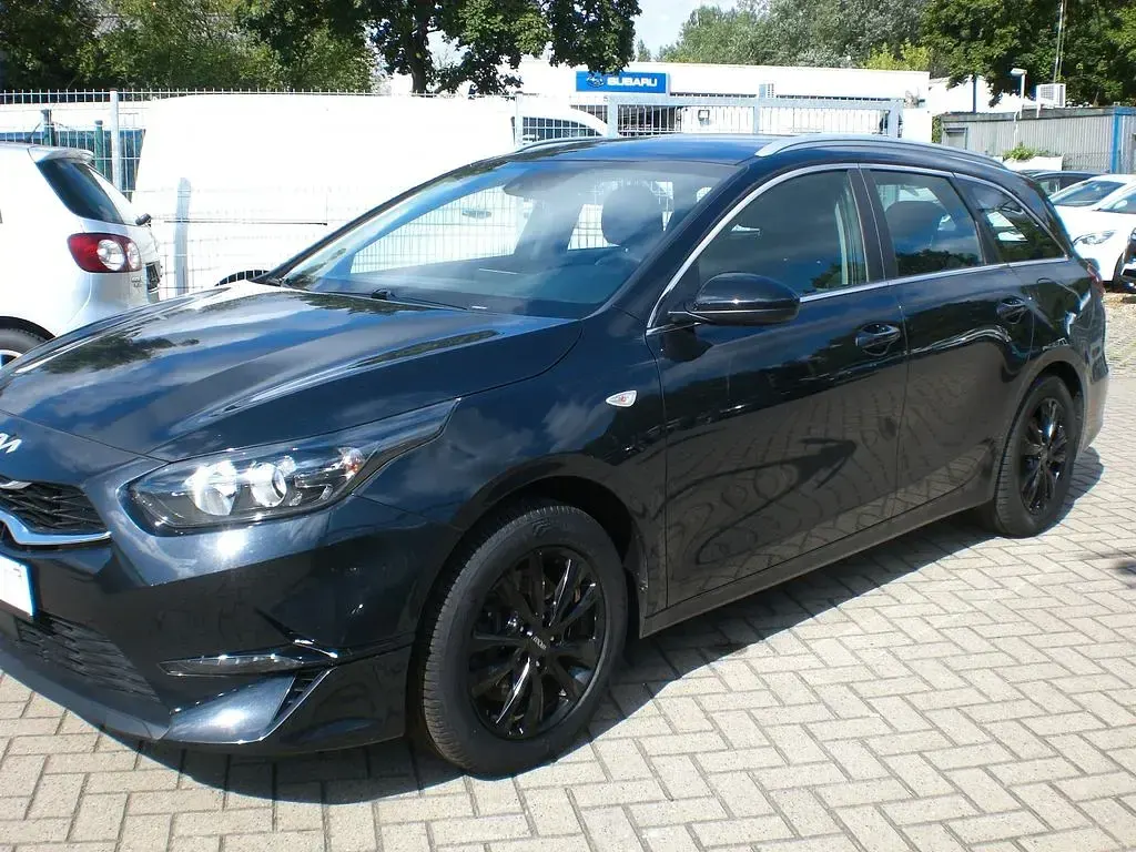 Gebraucht Kia Ceed Sportswagon 136 PS (100 kW) 2023 Schwarz Kombi
