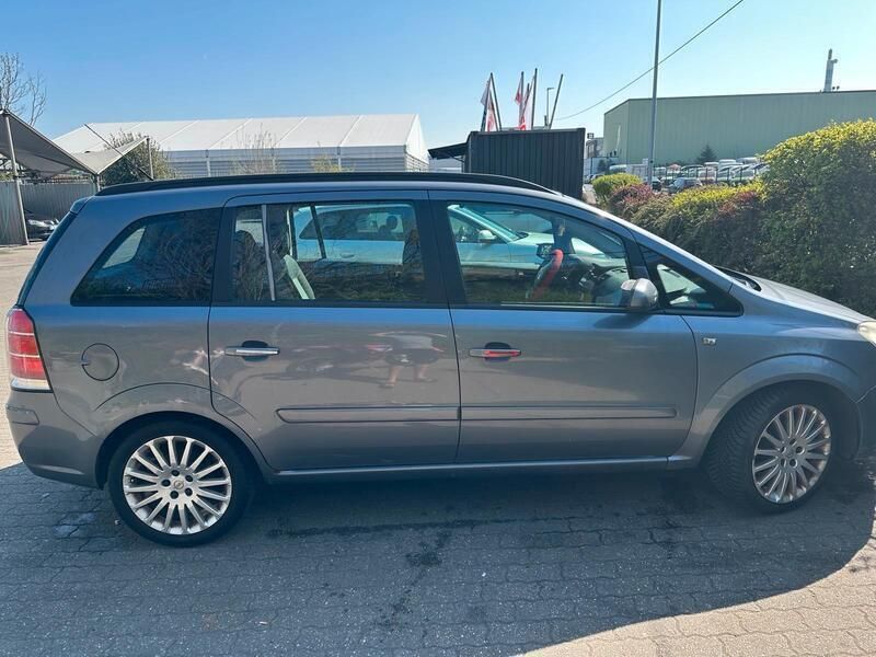 Silber Gebraucht 2005 Opel Zafira Van / Kleinbus | 1.900 € (Guter Preis) - Bild 1/4