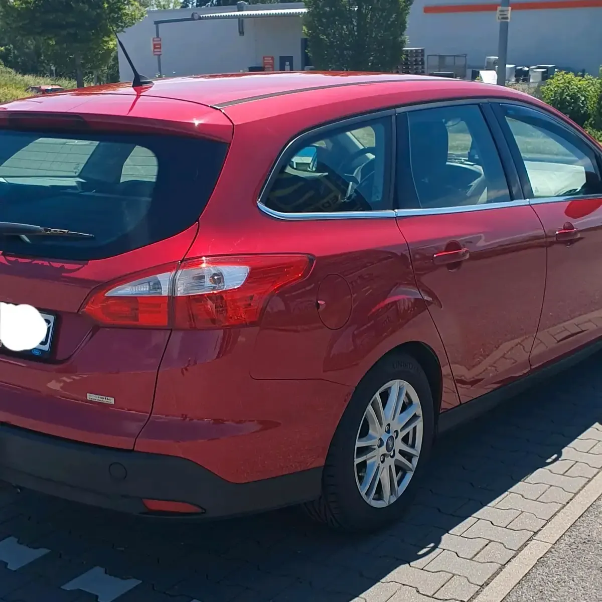 Gebraucht Ford Focus 115 PS (84 kW) 2011 Rot Kombi