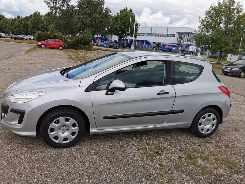 Gebraucht Peugeot 308 95 PS (69 kW) 2010 Silber Limousine