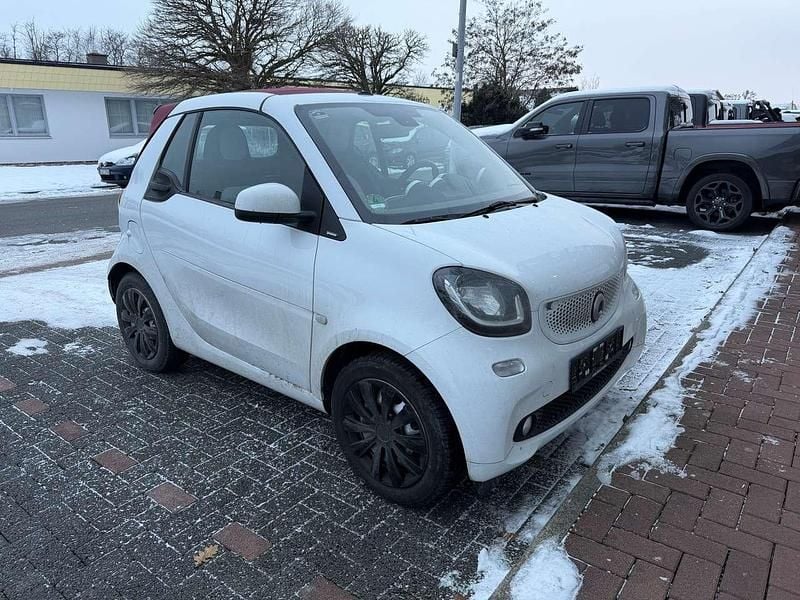 Weiß Gebraucht 2019 Smart ForTwo Cabrio Cabrio | 13.690 € (Guter Preis) - Bild 1/3