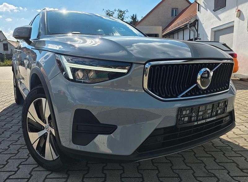 Grau Gebraucht 2024 Volvo XC40 Core SUV | 29.999 € (Superpreis) - Bild 1/4