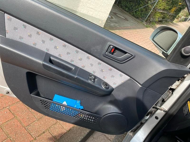 Gebraucht Hyundai Getz 63 PS (46 kW) 2004 Grau Kleinwagen