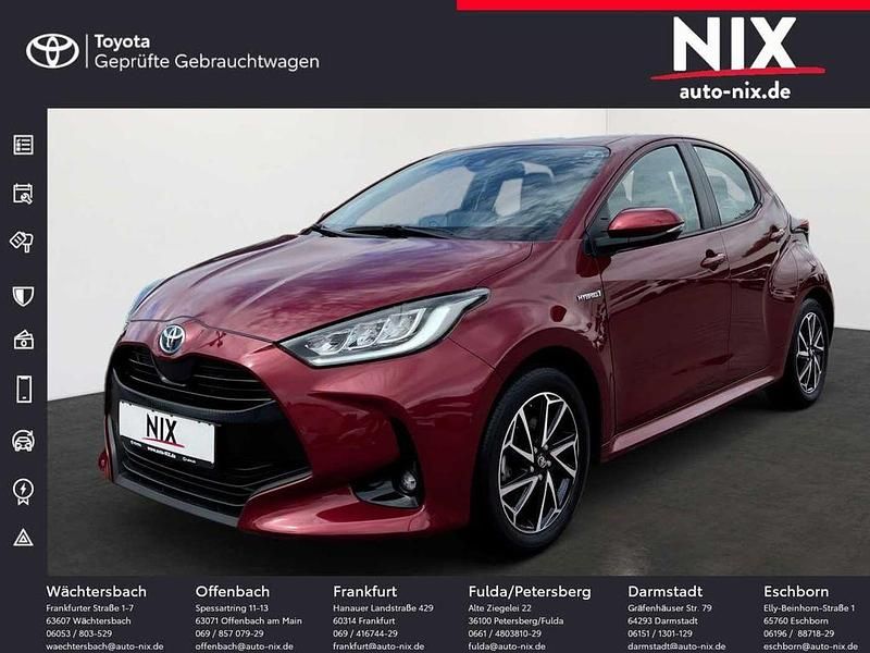Rot Gebraucht 2021 Toyota Yaris Hybrid Team Limousine | 19.570 € (Etwas zu teuer) - Bild 1/4