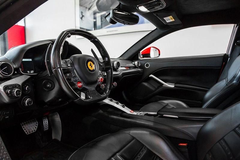 Gebraucht Ferrari F12 741 PS (545 kW) 2012 Rot Coupé