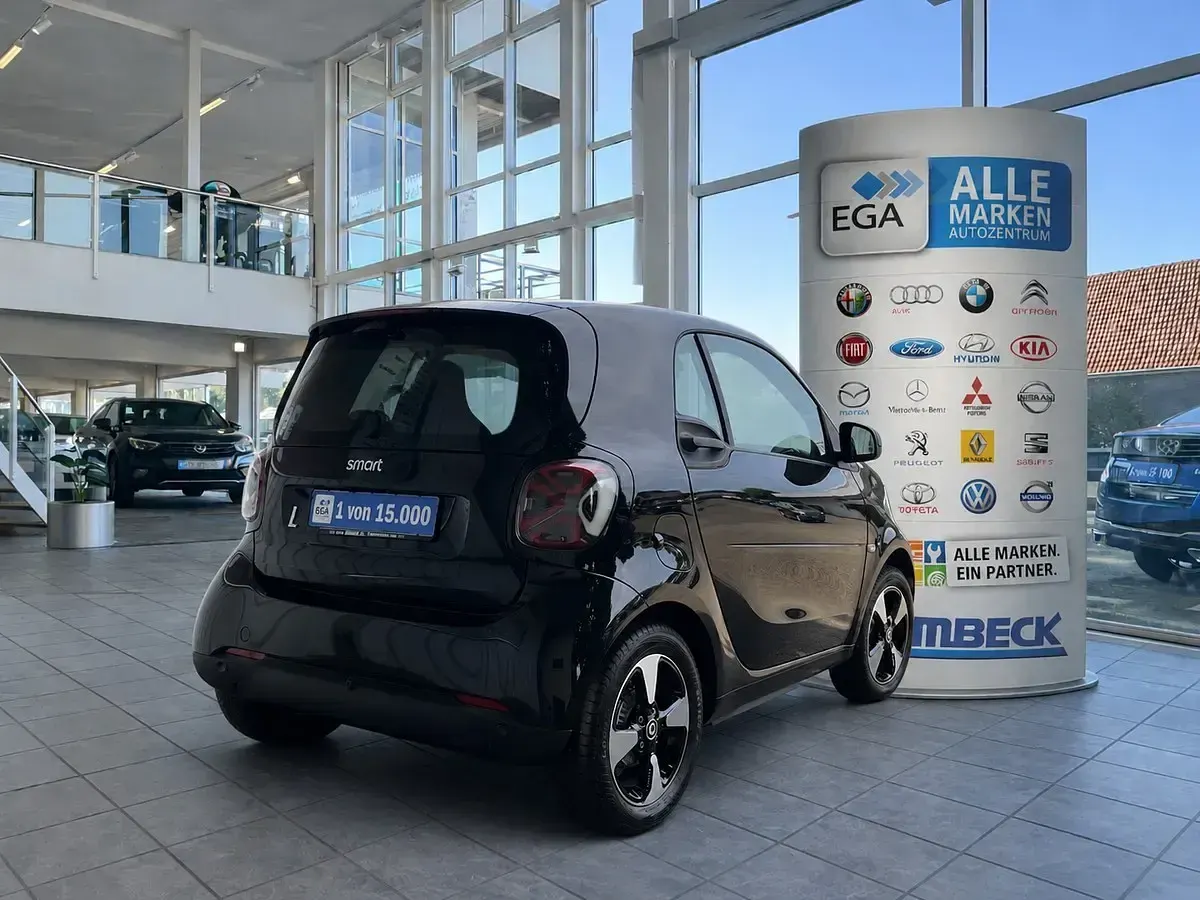 Gebraucht Smart ForTwo Electric Drive Exclusive 60 kW (82 PS) 2023 Schwarz