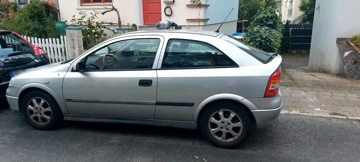 Gebraucht Opel Astra 101 PS (74 kW) 2001 Silber Kleinwagen