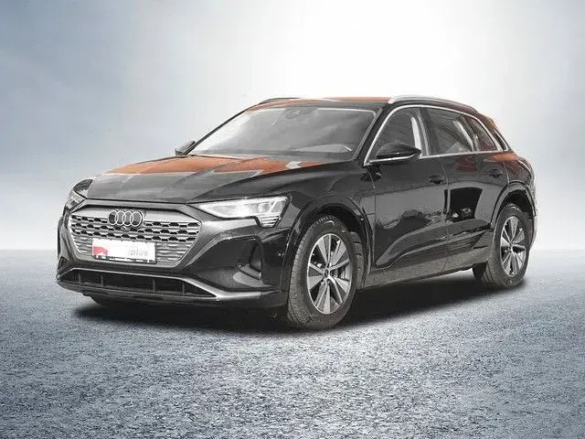 Gebraucht Audi Q8 e-tron Advanced Plus 300 kW (408 PS) 2023 Mythosschwarz metallic SUV