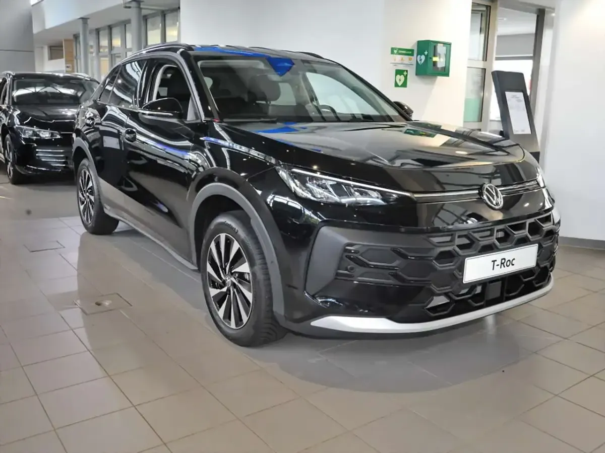 Neu VW T-Roc Comfortline 116 PS (85 kW) 2026 Grenadillschwarz SUV