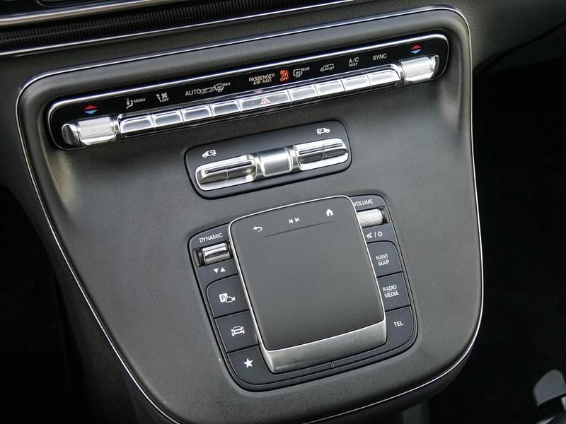 Gebraucht Mercedes V250 Style 140 PS (102 kW) 2025 Schwarz Van / Kleinbus