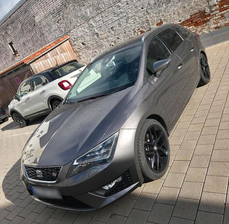 Grau Gebraucht 2014 Seat Leon ST FR Kombi | 10.200 € (Guter Preis) - Bild 1/4