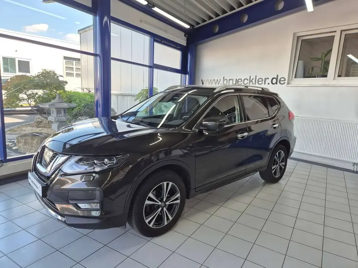 Gebraucht Nissan X-Trail N-Connecta 177 PS (130 kW) 2018 Titanium olive SUV