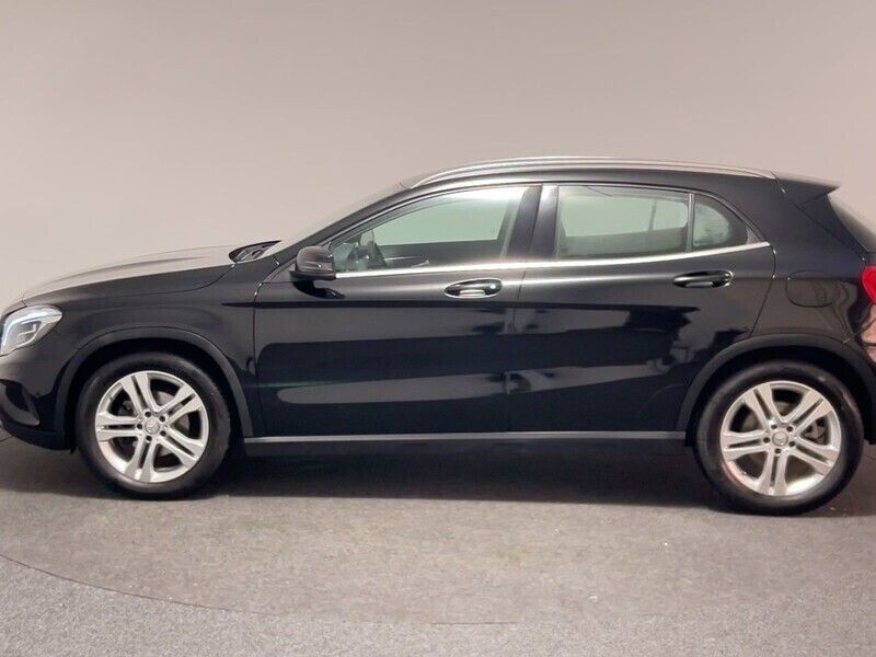 Gebraucht Mercedes GLA200 156 PS (114 kW) 2015 Schwarz SUV