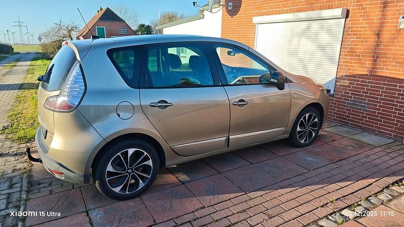 Gebraucht Renault Scénic III Bose Edition 115 PS (84 kW) 2014 Gold Van / Kleinbus