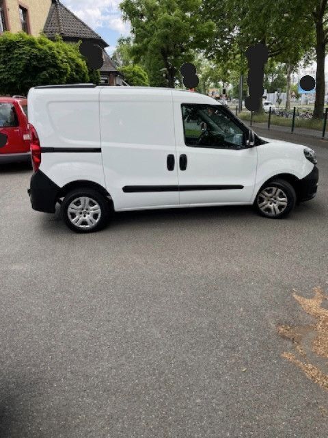 Weiß Gebraucht 2020 Fiat Doblò Lounge Van / Kleinbus | 8.000 € (Guter Preis) - Bild 1/4