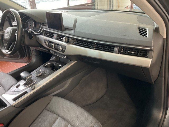 Gebraucht Audi A4 190 PS (139 kW) 2019 Grau metallic Kombi