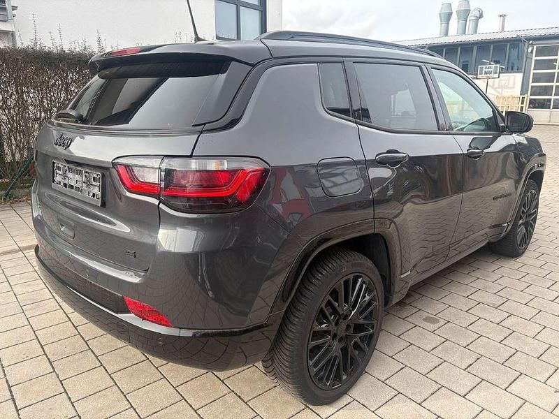 Gebraucht Jeep Compass 131 PS (96 kW) 2023 Grau SUV