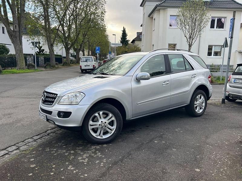 Gebraucht Mercedes ML280 190 PS (139 kW) 2008 Silber SUV