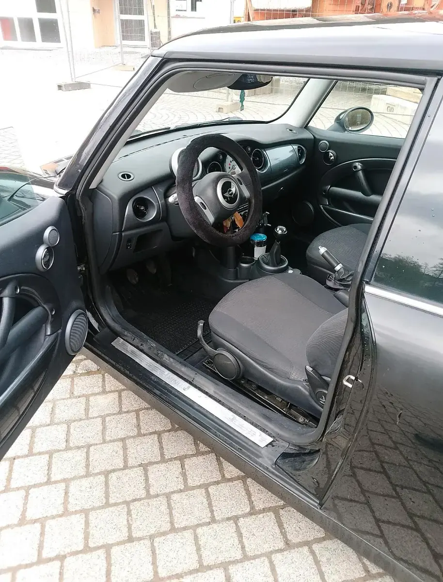 Usata Mini Cooper 116 CV (85 kW) 2004 Nero Utilitaria