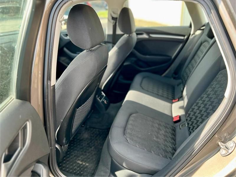 Gebraucht Audi A3 Attraction 184 PS (135 kW) 2014 Braun Limousine