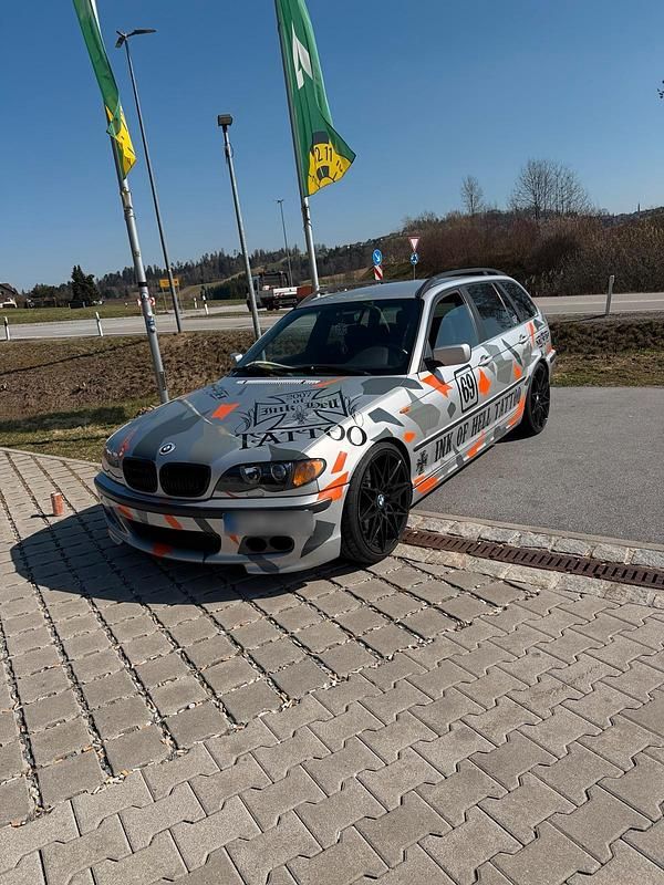 Gebraucht BMW 330 184 PS (135 kW) 2002 Silber Kombi