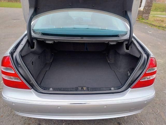 Gebraucht Mercedes E240 Elegance 177 PS (130 kW) 2004 Silber Limousine