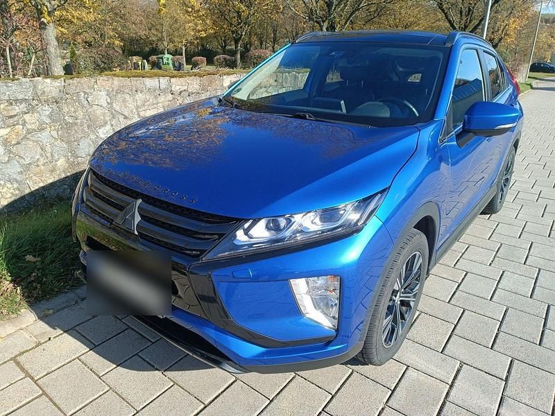 Blau Gebraucht 2020 Mitsubishi Eclipse Cross SUV | 21.300 € (Etwas zu teuer) - Bild 1/4