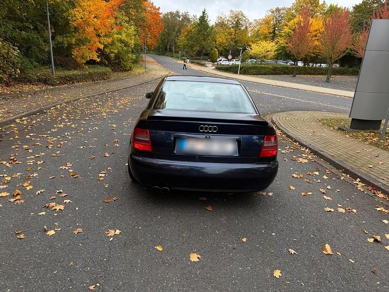 Gebraucht Audi A4 150 PS (110 kW) 1997 Blau Limousine