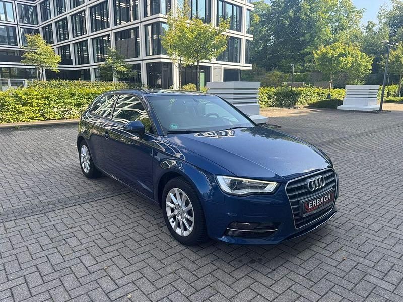 Blau Gebraucht 2015 Audi A3 Attraction Limousine | 10.500 € (Superpreis) - Bild 1/4