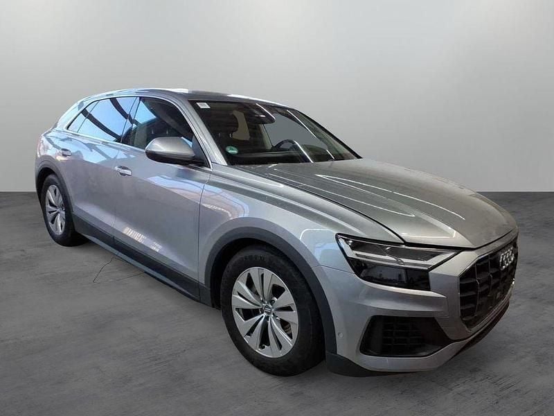 Gebraucht Audi Q8 Ambiente 340 PS (250 kW) 2020 Florettsilber metallic SUV