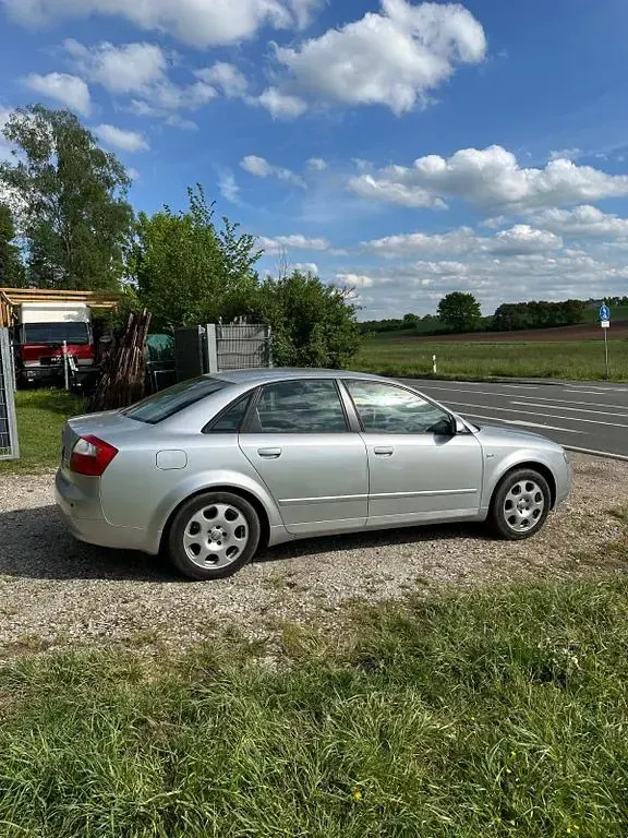 Gebraucht Audi A4 131 PS (96 kW) 2004 Silber Limousine