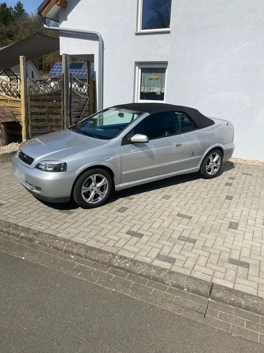 Gebraucht Opel Astra 101 PS (74 kW) 2003 Silber Cabrio
