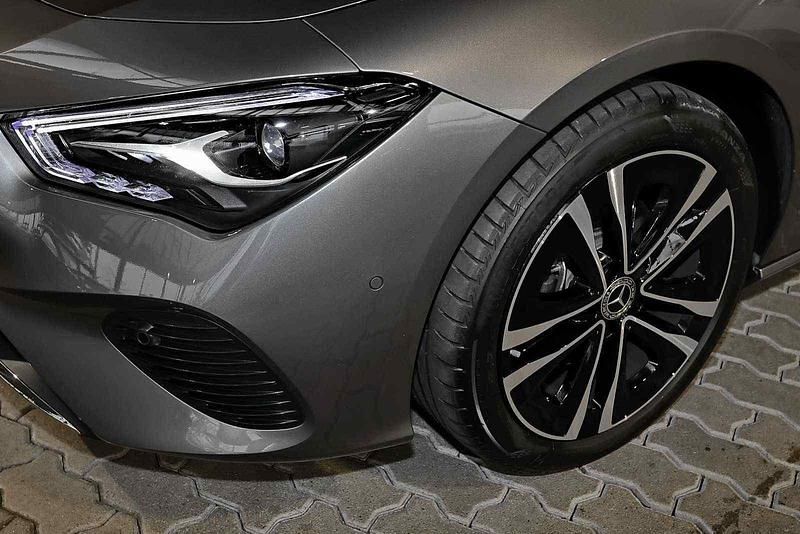 Gebraucht Mercedes CLA180 Advanced 136 PS (100 kW) 2025 Metalliclack mountaingrau Limousine
