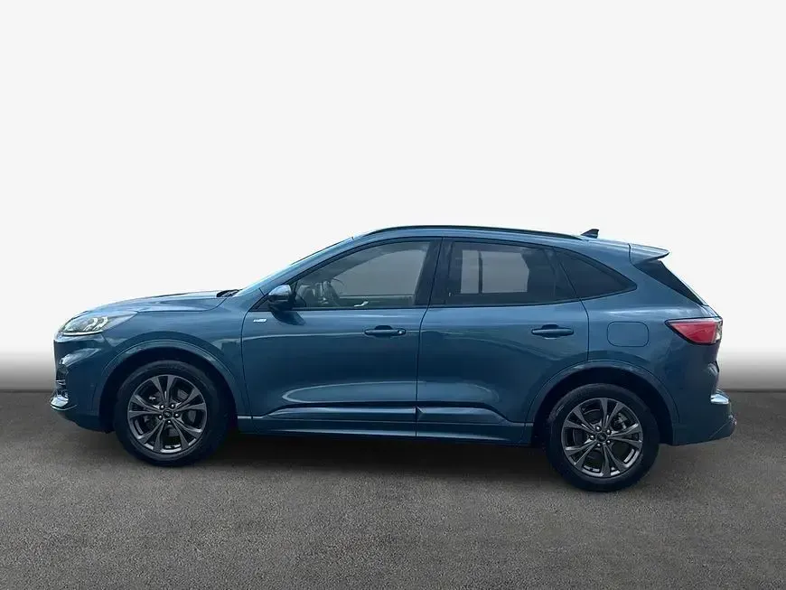 Gebraucht Ford Kuga ST-Line X 150 PS (110 kW) 2023 Chrome blue metallic SUV