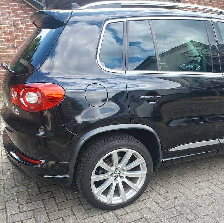 Gebraucht VW Tiguan R-line 200 PS (147 kW) 2011 Schwarz SUV