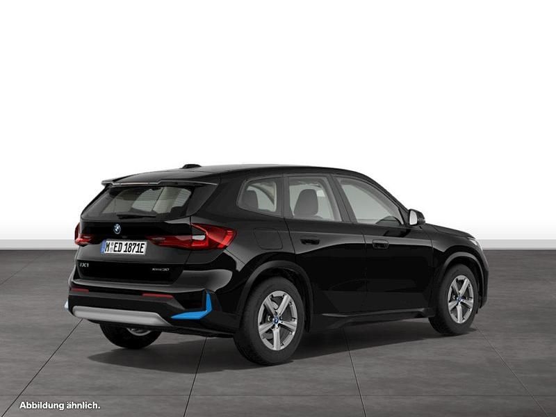 Schwarz Gebraucht 2023 BMW iX1 SUV | 43.246 € (Etwas zu teuer) - Bild 1/3