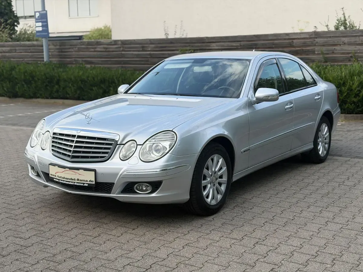 Gebraucht Mercedes E200 184 PS (135 kW) 2008 Silber Limousine