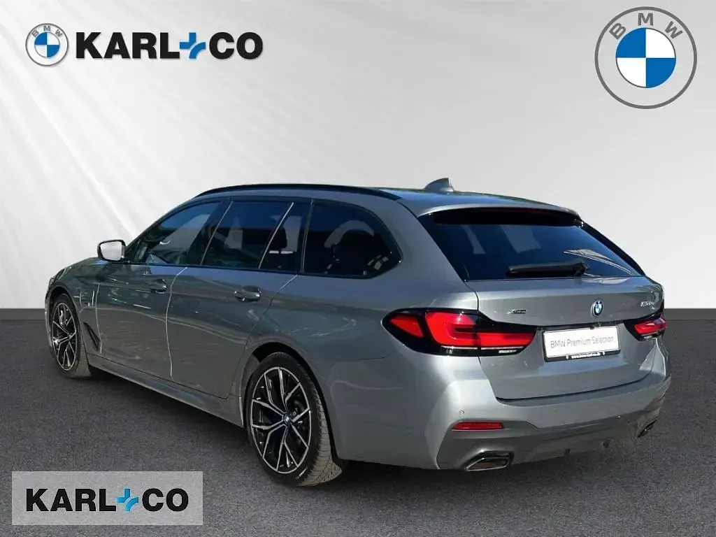 Gebraucht BMW 530e M Sport 292 PS (214 kW) 2023 Grau Kombi