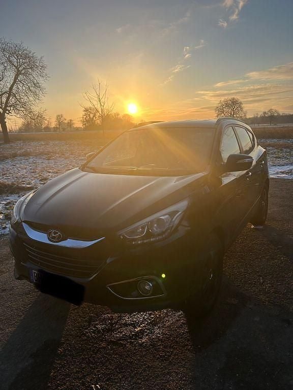 Schwarz Gebraucht 2014 Hyundai ix35 Classic SUV | 9.500 € (Fairer Preis) - Bild 1/4