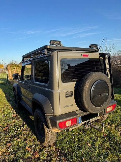 Gebraucht Suzuki Jimny 102 PS (75 kW) 2023 Grau SUV