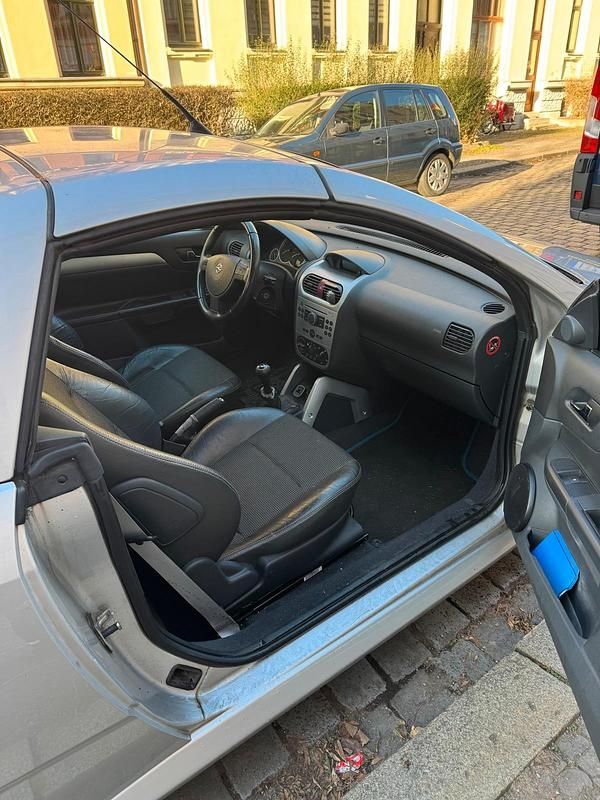 Gebraucht Opel Tigra Enjoy 90 PS (66 kW) 2005 Silber Cabrio