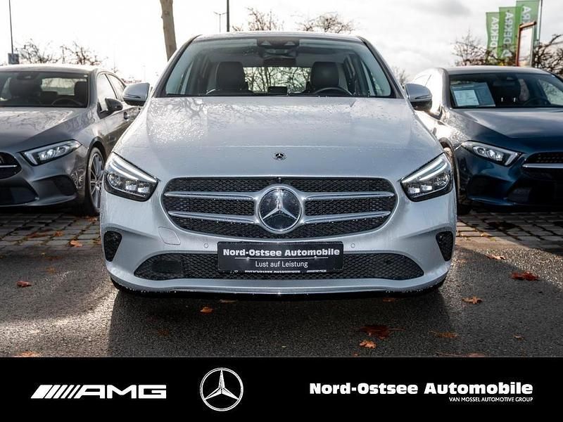 Gebraucht Mercedes B220 Progressive 190 PS (139 kW) 2021 Silber Van / Kleinbus