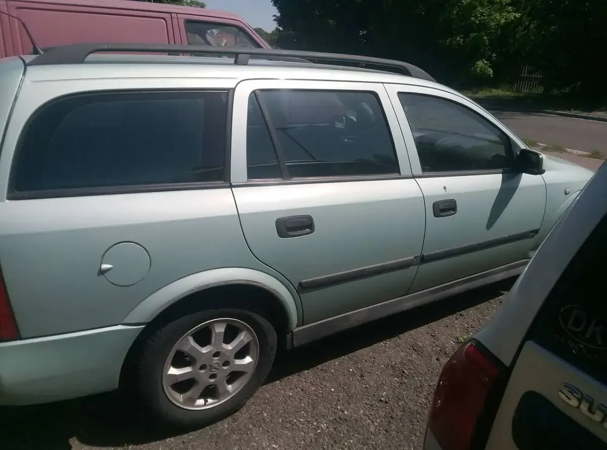 Gebraucht Opel Astra 101 PS (74 kW) 2002 Grün Kombi