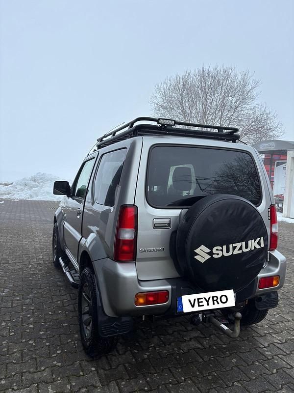 Gebraucht Suzuki Jimny 80 PS (58 kW) 2016 Silber SUV