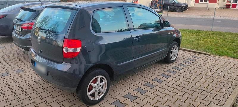 Usata VW Fox 64 CV (47 kW) 2004 Grigio Utilitaria
